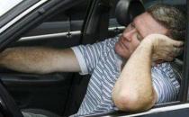 开车疲劳可以这么按摩