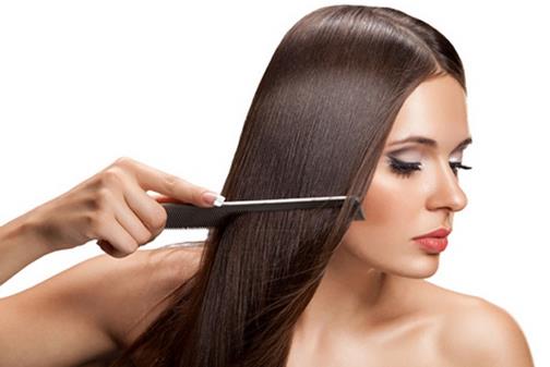 爱美姑娘如何缓解冬季头屑多的问题