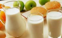 早餐奶比普通奶营养？揭密牛奶的六个谣言
