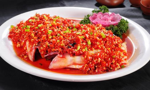 > 正文   湖南菜以辣出名,湖南的辣香,劲道,近年来各个地方的湘菜馆