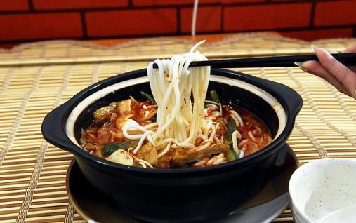 砂锅美味挡不住 春季砂锅更养生