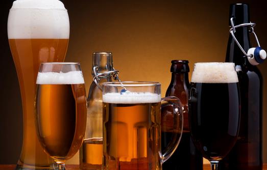 适量喝啤酒有益健康 过度饮用有四大危害