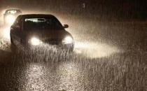 雨天开车克服湿地驾驶恐惧 应付突发事件