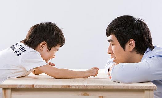 孩子的成长离不开父爱