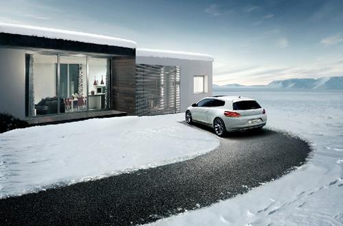 寒冷的冬季开车冰面防滑小技巧