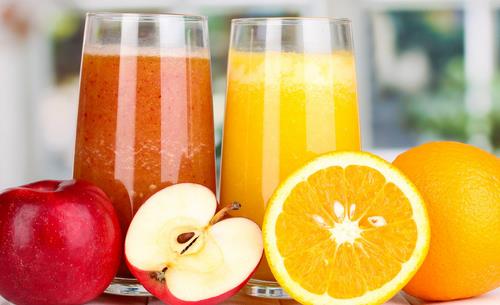 女人开车 带瓶橙汁能防病