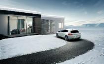 寒冷的冬季开车冰面防滑小技巧