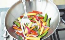 四个小技巧让你炒菜不粘锅