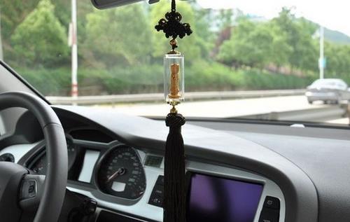 开车族要注意肠胃保护