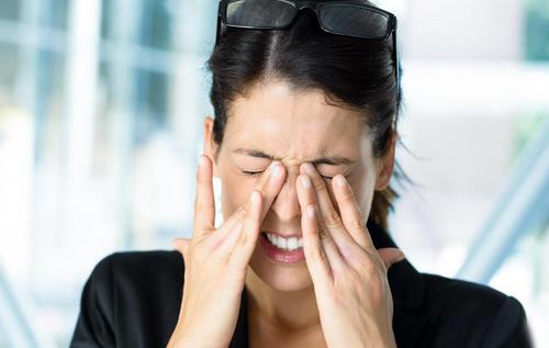 视疲劳症状 上班族怎么预防视疲劳