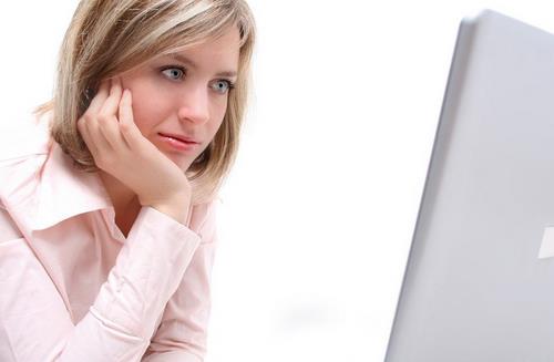 电脑一族女性容易胸部下垂