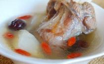 润肤防燥的中医特质食疗药汤