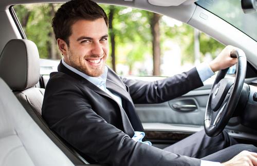 三动作解决开车族肩颈痛