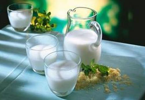 喝酸奶可防辐射 晚上喝酸奶最补钙