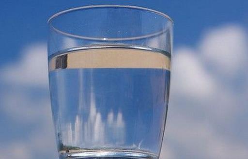 秋季宝宝补水比贴秋膘更重要