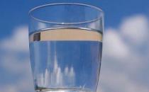 秋季宝宝补水比贴秋膘更重要