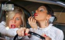 驾车导致变丑的原因