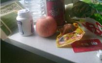 火车上吃东西有讲究 适当多吃碱性食物