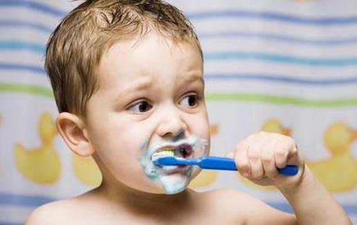 预防儿童龋齿家长别偷懒