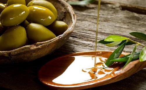 橄榄油的美容作用 橄榄油美容八法