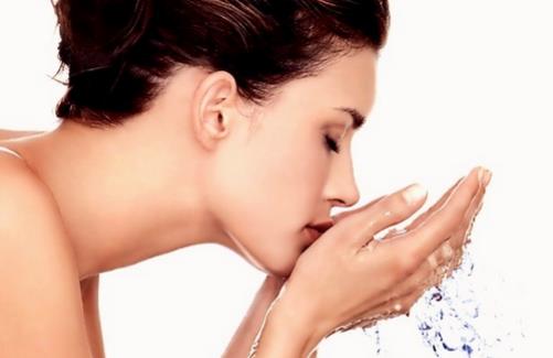 女人一天最多能洗几次脸