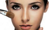 黑皮肤姑娘的化妆技巧