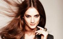 看漂亮女人怎样让头发变多