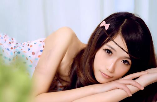 头发瘪塌难看 打造蓬松发型只要4步