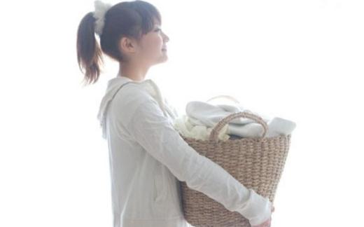 清洗和收藏羽绒服的小技巧（清洗和收藏羽绒服的小技巧视频） 衣物护理