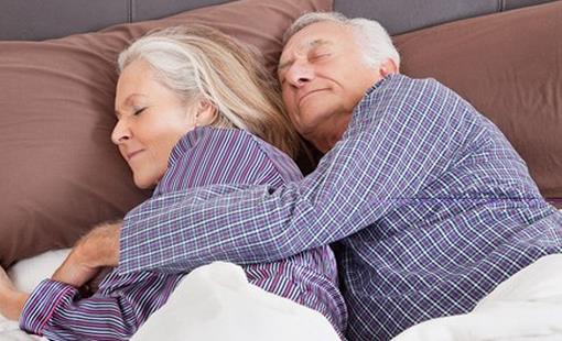 老年人养生注意 睡前莫陷五大陷阱