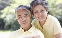 揉肚子缓解便秘？老人冬天便秘要这么做