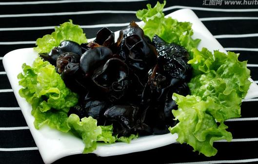 让女性皮肤清爽的食物