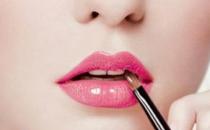 自体脂肪丰唇术的优势及术后护理