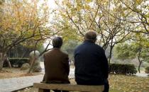 老人想要长寿回到故乡