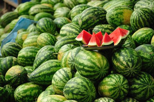 水果也能美容 自制西瓜祛斑面膜