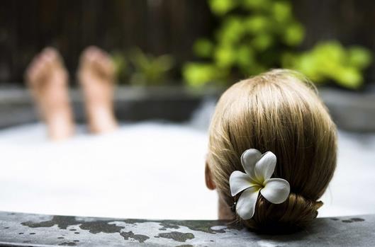 洗澡洗出乳腺癌?早期症状你造吗