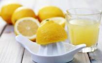 柠檬水有什么功效？喝的时候应该注意什么？