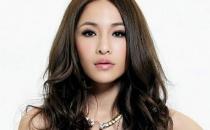 油性发质应少吃10种食物