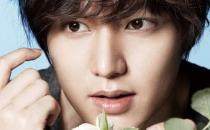 摆脱油光脸 学会正确护肤