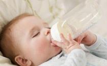 宝宝经常换奶粉好吗？如何给婴儿换奶粉？