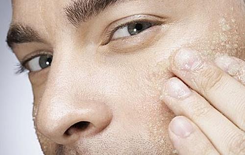男人消除黑眼圈的六个小方法