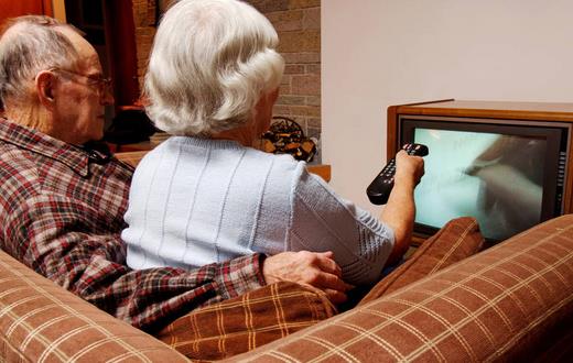 老人迷恋电视记忆力衰退快