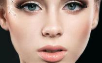 人中长痘的原因 招助你强力扫除痘痘