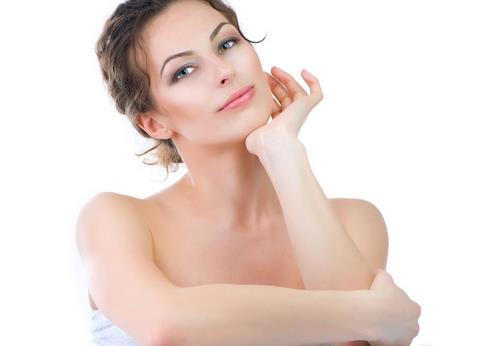 五大妙招 让斑点妹巧变“白富美”