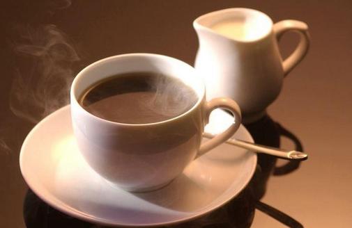 经期喝咖啡 当心痛经或经期延长