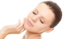 一天应该如何控油 痘痘肌不再是烦恼