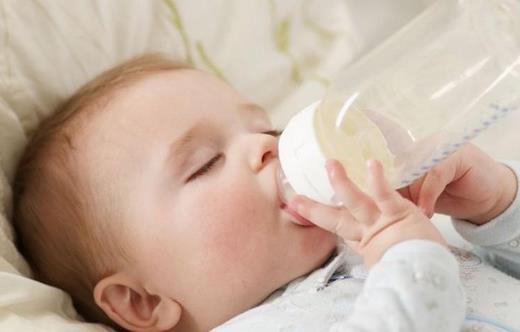 宝宝奶粉冲太浓的三大危害