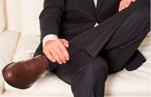 老人经常抖抖腿 预防栓塞好处多