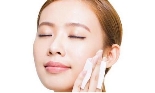 睡前5步护肤 做个春季“睡美人”