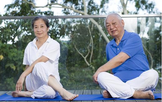 老人预防跌倒多做这些运动